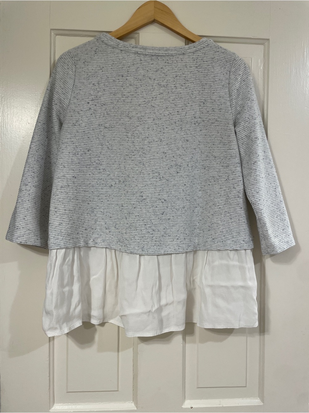 LOFT Speckled Light Gray Knit Top with White Tag - Picture 2 of 3